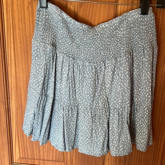 Flowy Mini Skirt Size S - Picture 2 of 3